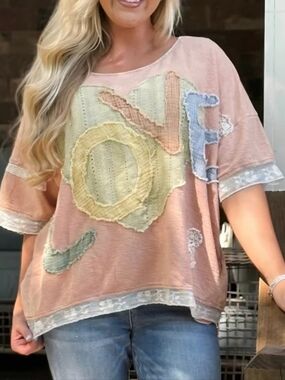 OLI & HALI "LOVE" PATCH TOP!  Size M EUC